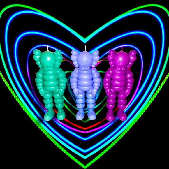 Hand Poured Kaws Figurine Statue Candle Designer Custom Decor Art - Picture 6 of 10